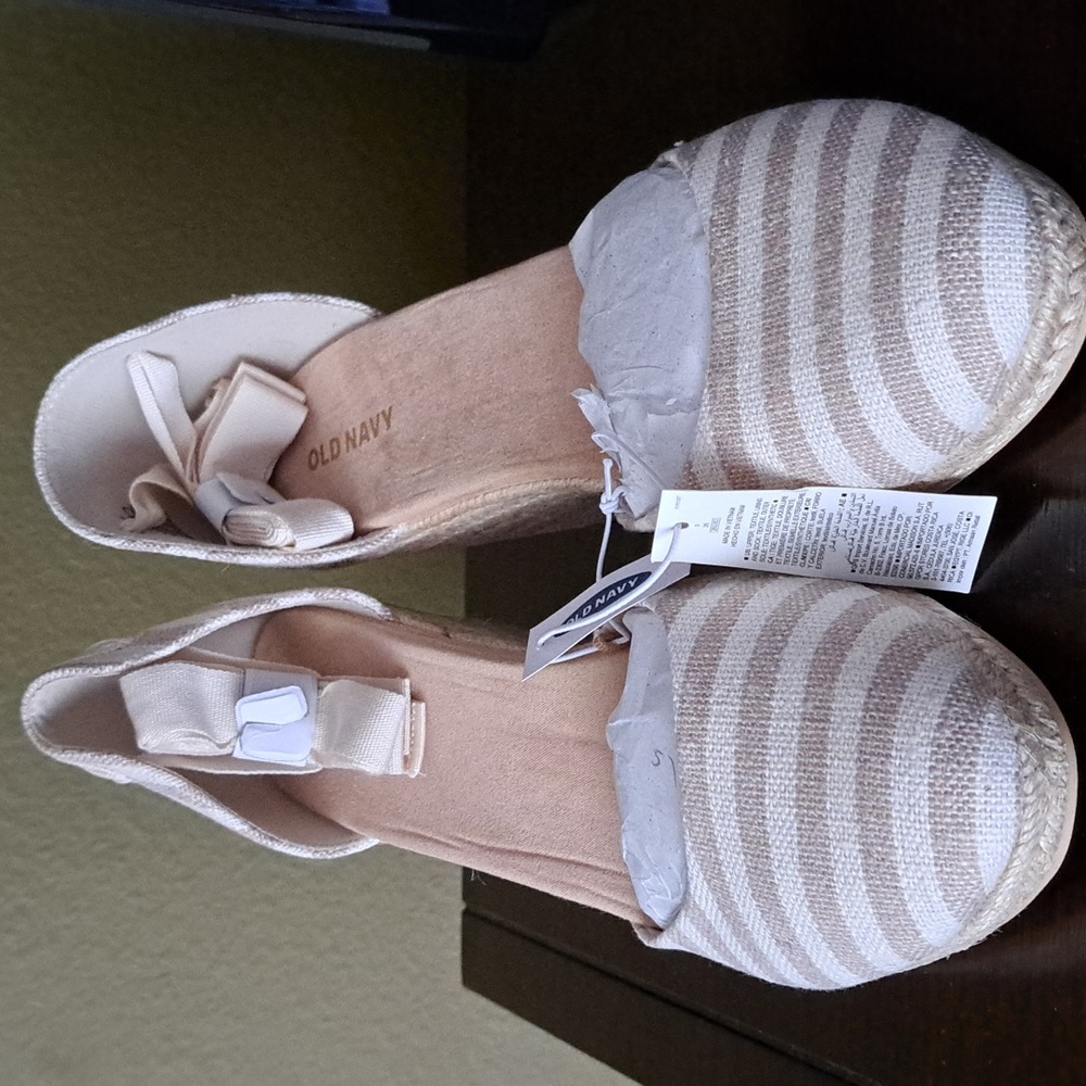 Old Navy Wedge Sandals